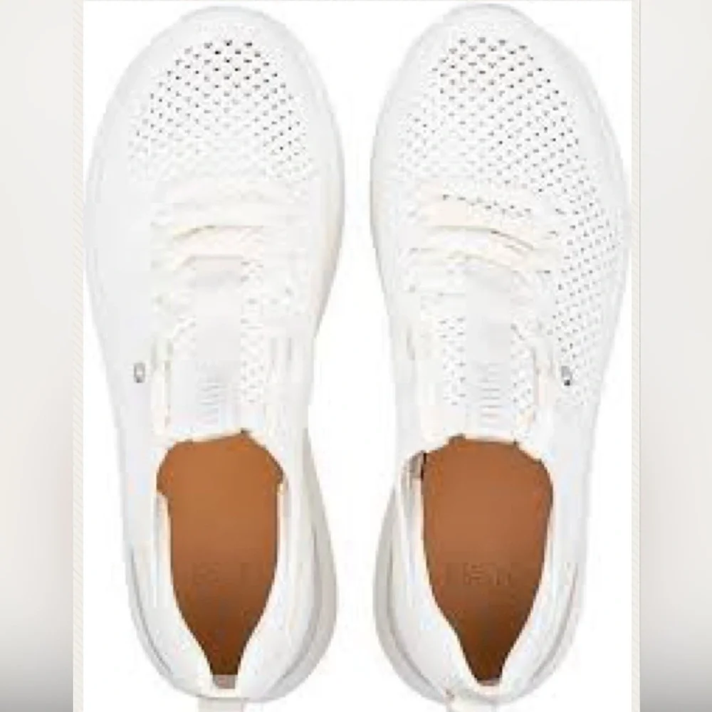 🔥🔥NWT UGG Women Tay Knit Triple White Mesh Walking Shoes size 12 M